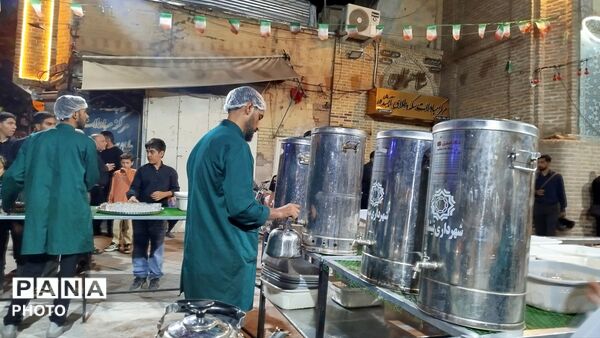چایخانه حضرت زهرا (س) عطر و بوی دل‌انگیزی میدهد 