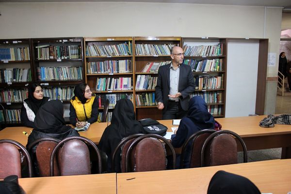بازدید معاون پرورشی آموزش‌وپرورش ورامین از مدارس در هفته فرهنگی‌هنری «ماها»