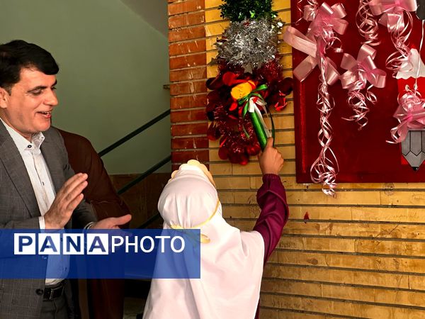 جشن شکوفه‌ها و طنین زنگ مهر در مدرسه فاطمه‌ الزهرا شهرستان جاسک