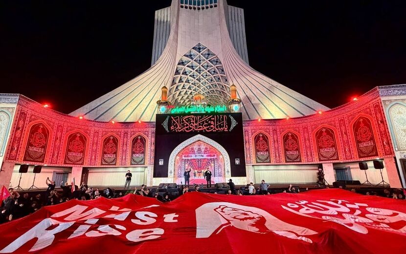 «محرم‌شهر»؛ روایتی زنده از عاشورا در قلب تهران؛ وقتی میدان آزادی به قرارگاه عاشقان حسین(ع) تبدیل می‌شود