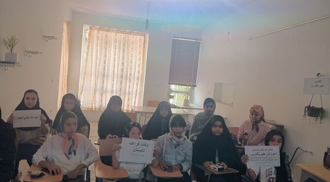 کلاس آموزش خبرنگاری با تدریس دانش‌آموز خبرنگار