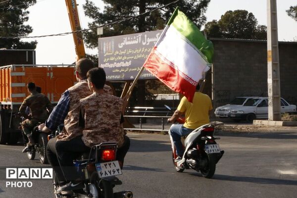 غبارروبی و گلباران مزار شهدای صفادشت همزمان با هفته دفاع مقدس