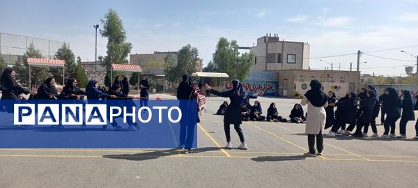 مسابقات درون مدرسه ای در دبیرستان فرهنگ