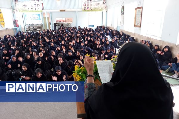 جشن ولادت امام حسن عسکری(ع) در دبیرستان شاهد فیض