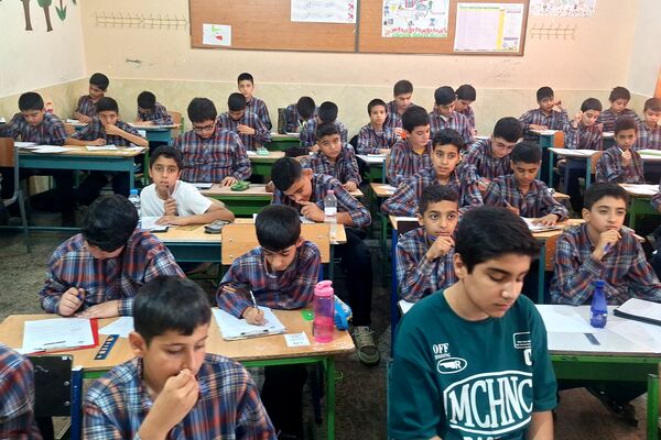 آغاز آزمون هماهنگ پایه ششم ناحیه ۳ شیراز 