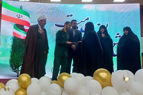  همایش بانوان مقاومت در قرچک