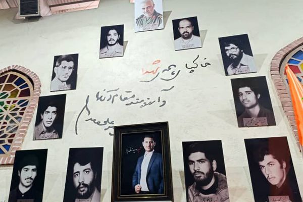 ورود دانش‌ آموزان دختر ناحیه دو شهرری به مراسم معنوی اعتکاف 