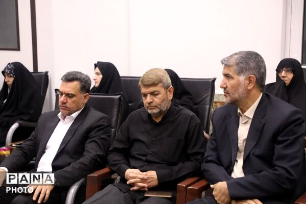 آغاز برنامه‌های گرامیداشت هفته معلم در قم