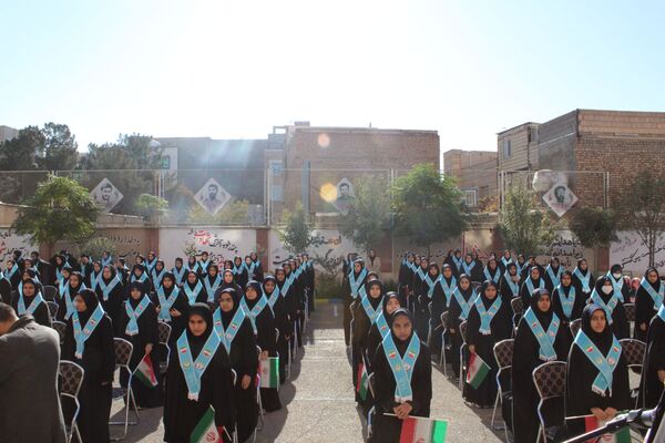جوشش غیرت و همدلی دانش‌آموزان رباط‌کریم در مراسم وطن‌یار