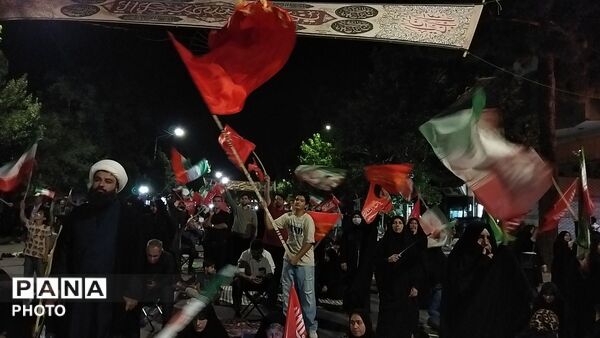 صد و شصت و دو شب، با یک روایت؛ شب‌هایی که از دلِ شهر می‌گذرند و به دل می‌نشینند
