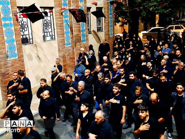 شب‌های نورانی سوگ و همدلی مردمان؛ در گلزار شهدای عباس آباد شهریار