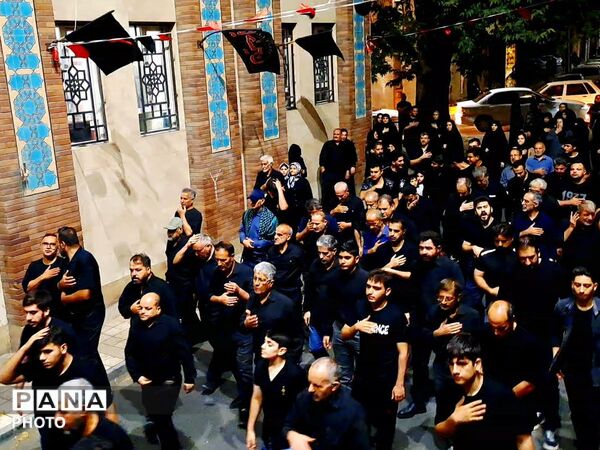 شب‌های نورانی سوگ و همدلی مردمان؛ در گلزار شهدای عباس آباد شهریار