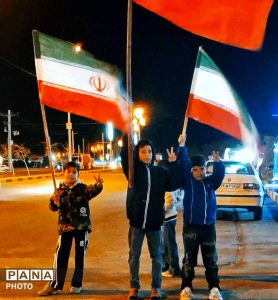 حرکت کاروان خودرویی و موتوری بیعت با رهبر انقلاب در شهر آوه