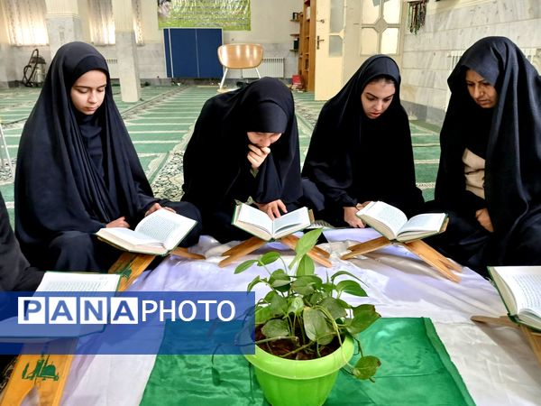 برپایی محفل قرآنی در دبیرستان دارالزهرا(س) قم