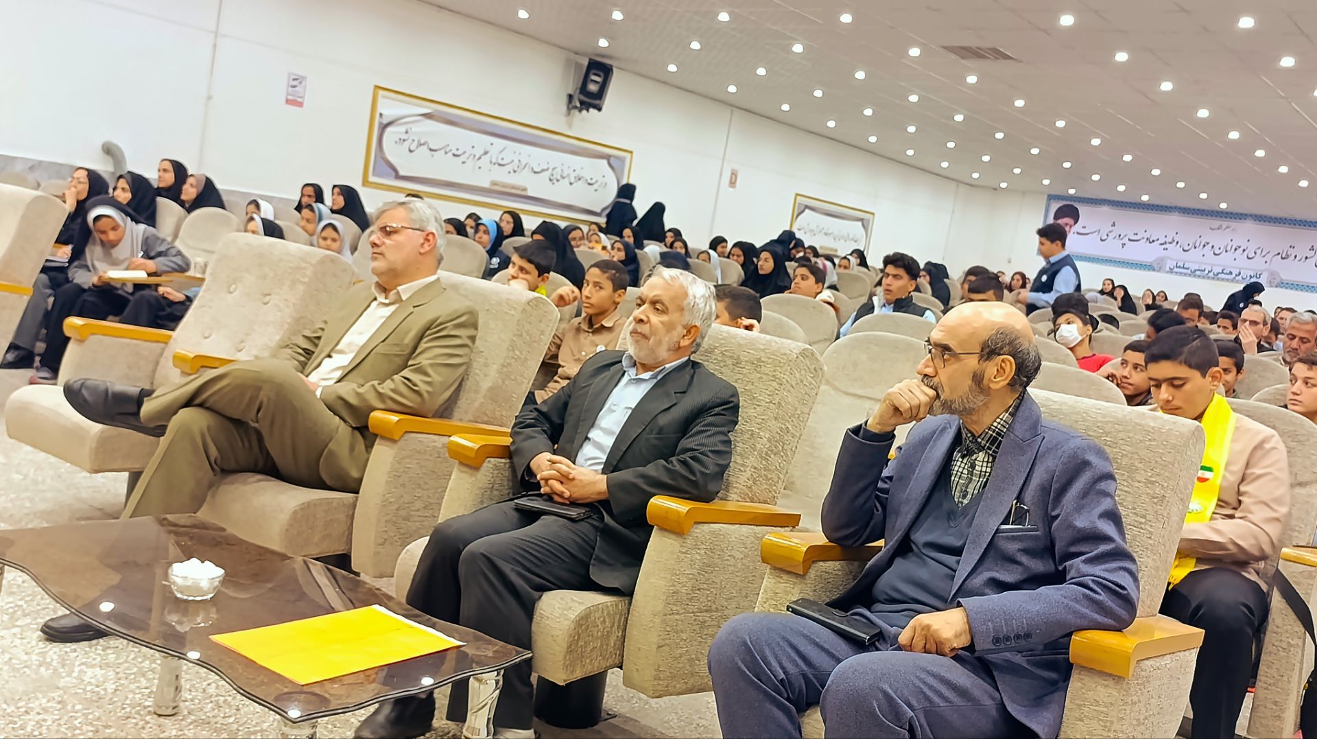 نشست هم‌اندیشی رابطین خبرنگاران پانا در خلیل‌آباد