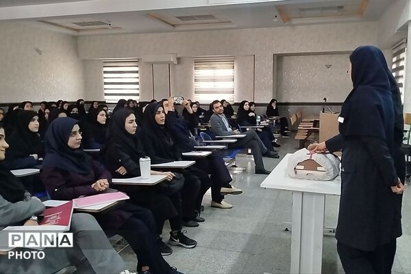از آموزش احیای قلبی‌ریوی تا ترویج فرهنگ امدادرسانی در دبیرستان نمونه دولتی فاطمه زهرا(س)