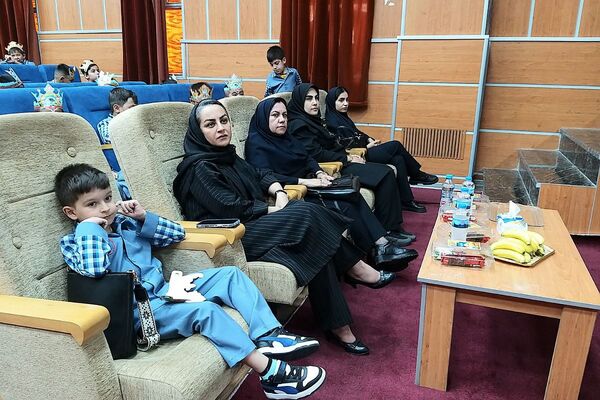 برگزاری جشن الفبای پسران دبستان شهدای غزه در کانون ملائک شهرستان قرچک با حضور گروه نمایشی روناک