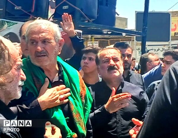  برافراشته شدن پرچم های «یالثارات‌الحسین» بر دوش عزاداران حسینی کامیاران