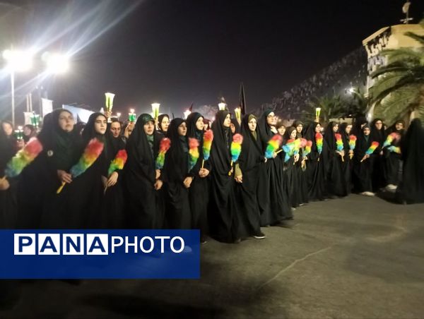 مراسم عزای شام غربت هشتمین آفتاب دل ها، همراه با آیین شمع‌گردانی 