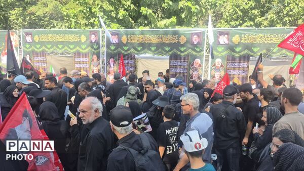 پیاده‌روی جاماندگان اربعین؛ جلوه‌ای از ارادت مردم به حضرت اباعبدالله‌الحسین (ع)
