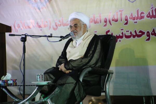 حضور نماینده ولی‌فقیه هرمزگان در جشن هفته وحدت شهرستان جاسک