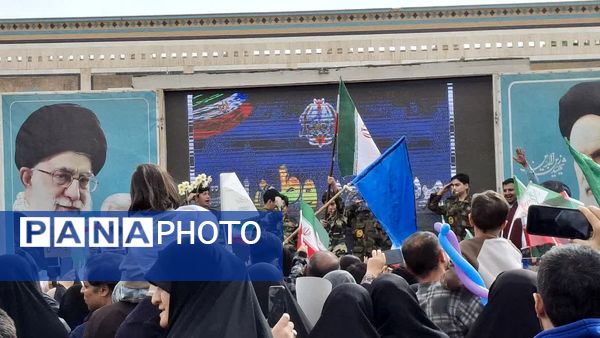 شکوه حضور نوجوانان در راهپیمایی 22 بهمن مردم قم