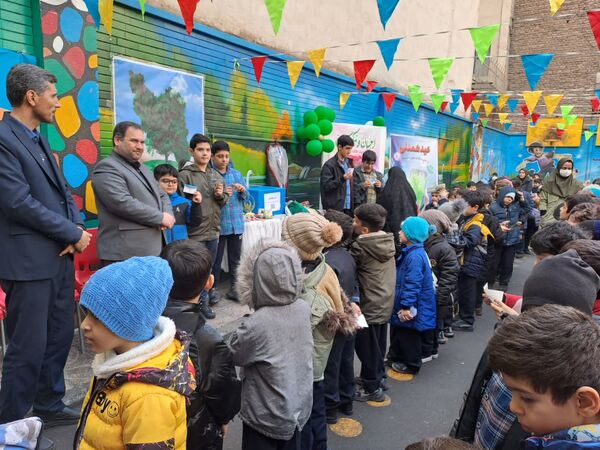 جشن نیکوکاری و عید همدلی در مدارس منطقه ۱۰
