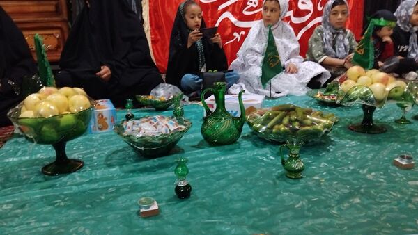 برپایی سفره حضرت‌رقیه (س) در شهر وردنجان