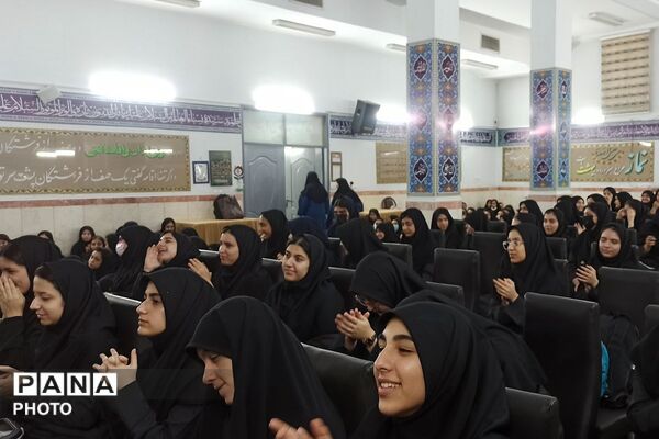 برپایی جشن ولادت حضرت زینب (س) در مدارس شهید قلنبر و شاهد ندای فاطمه (س) شهرری