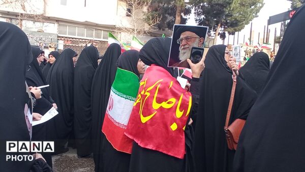 اجتماع بزرگ مردم نیشابور برای بیعت با سومین رهبر جمهوری اسلامی ایران 