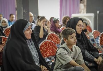 یک کانون، هزار تجربه