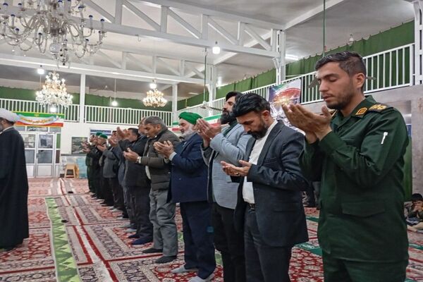  شبی با قرآن کریم در مسجد جامع شهر بار 