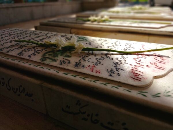 تجدید میثاق استاندار اصفهان با شهدای نجف‌آباد