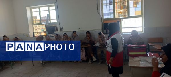 برگزاری کلاس‌های آموزشی هلال‌احمر 