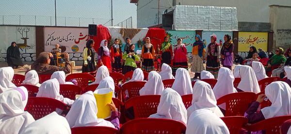 جشن هفته مازندران در دبستان نرجس خاتون گلوگاه 