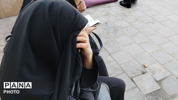 زمزمه دعای عرفه در جوار پنج شهید گمنام بلوار گلها نیشابور 