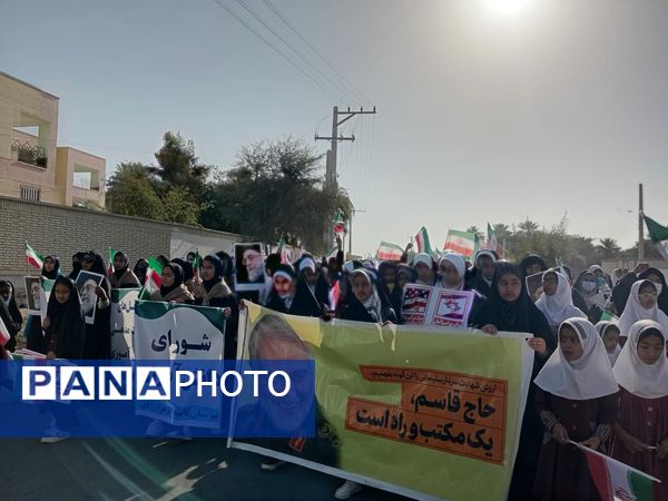 جشن پیروزی انقلاب در فین