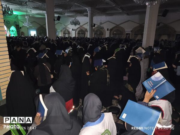 مردم کاشمر در زیارتگاه شهید مدرس قرآن بر سر گرفتند