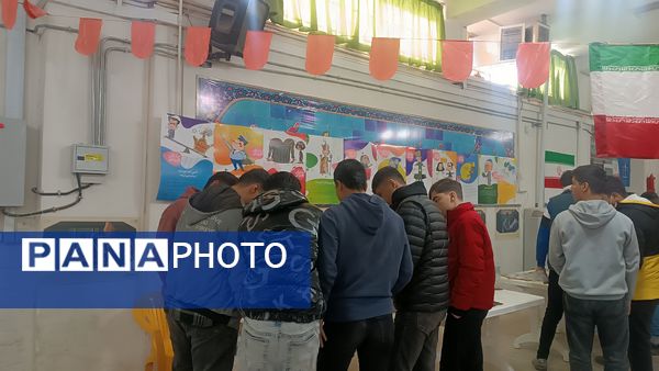 گذری بر روز اول و روز دوم نمایشگاه دهه فجر دبیرستان شاهد ابوذر غفاری