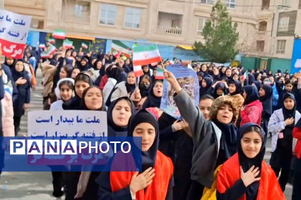 از کلاس درس تا شکوه انقلاب؛ شور دانش آموزی،  شور فجر