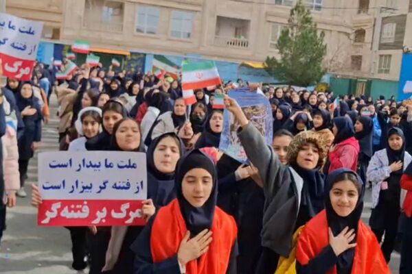 از کلاس درس تا شکوه انقلاب؛ شور دانش آموزی،  شور فجر