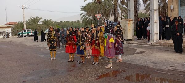 راهپیمایی باشکوه ۲۲ بهمن در فین؛ جلوه‌ای از حضور پرشور مردم
