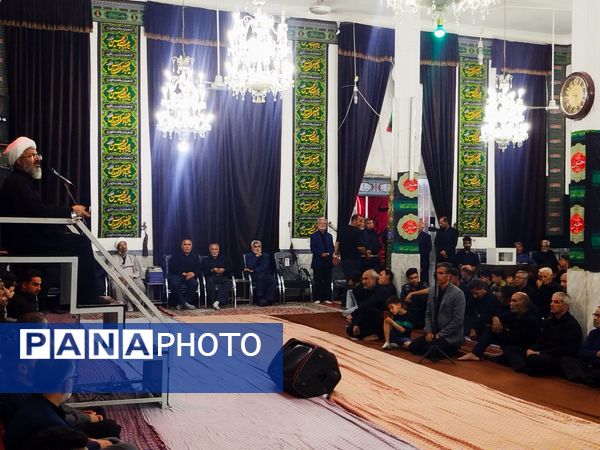 بازدید رئیس شورای شهر و امام جمعه کاشمر از حسینیه حسینی روستای قوژد