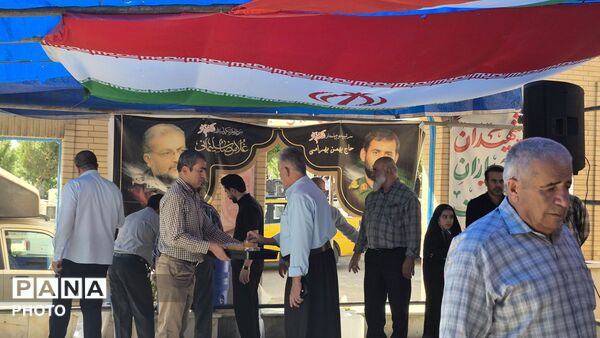 حضور پرشور مردم فارسان در گلزار شهدا؛ تجدید میثاق با آرمان‌های ایثار و شهادت