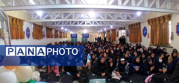 مراسم سالروز ولادت امام زمان (عج) در مدرسه‌ی انقلاب شهرستان ملایر