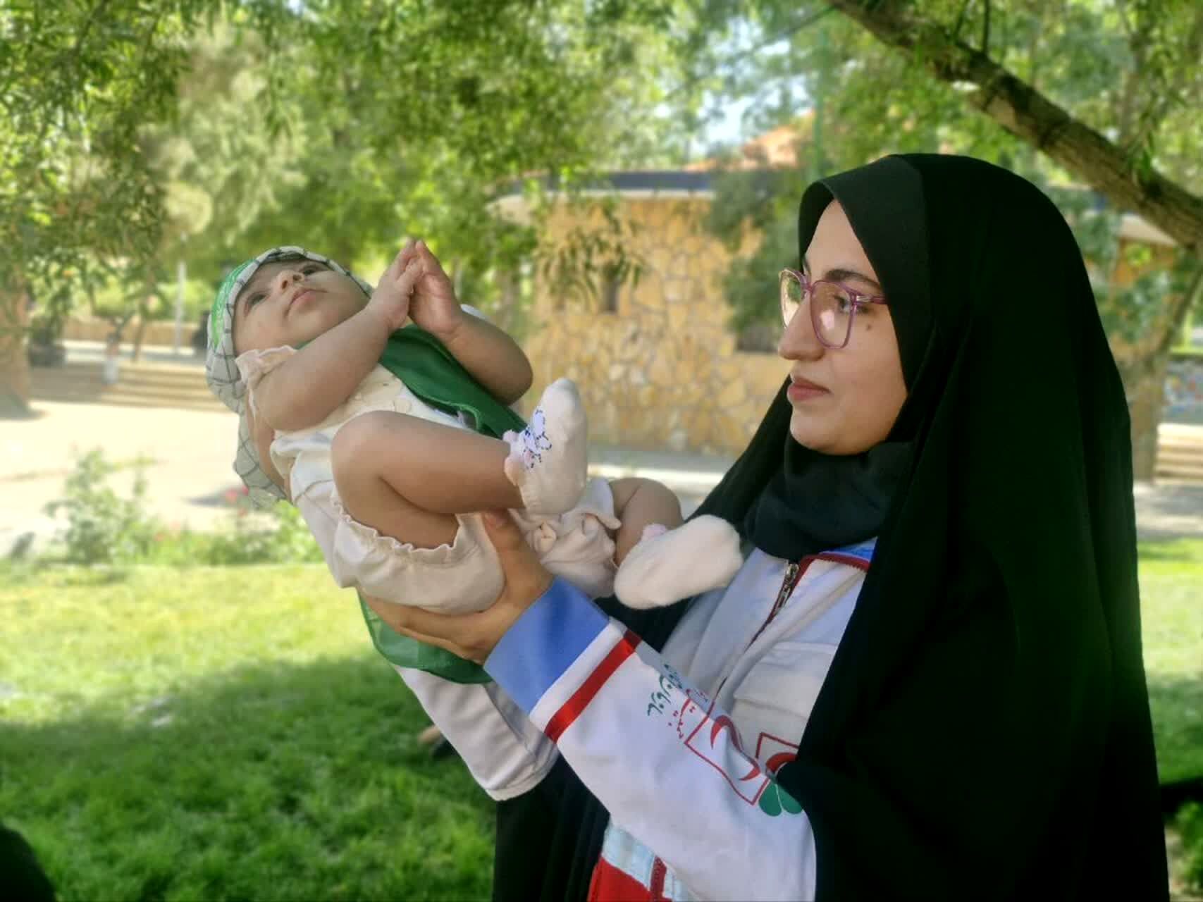 سرخ پوشان هلال در شیرخوارگان حسینی 