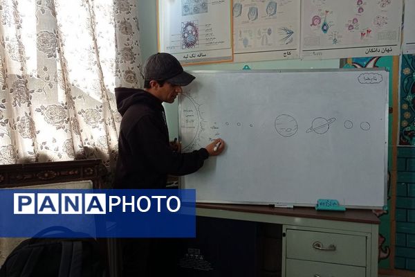 بازدید دانش‌آموزان سال اولی دبیرستان اندیشه‌نفیس شهرستان فیروزکوه از پژوهش‌سرا