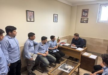 ارائه خدمات مشاوره‌ای در مدرسه انصار المهدی قرچک