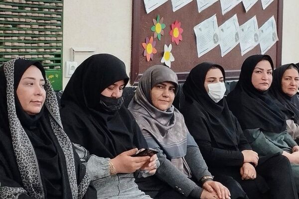 دبیرستان صدیقه طاهره غرقِ در شور فاطمی
