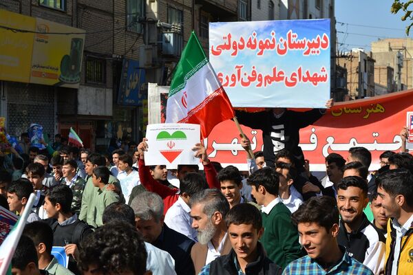 تجلی اقتدار مردم بهارستان در راهپیمایی ۱۳ آبان